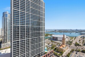 Exterior - 501-3511 Luxury Ocean View from Balcony Rooftop Pool & GYM (Miami)