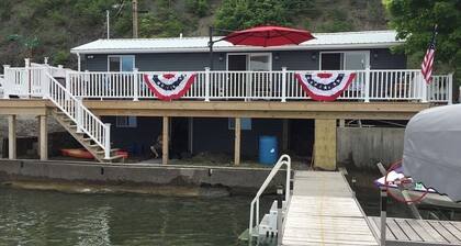 2 bedroom 1.5 bath - cottage in welcoming Aurora on Cayuga Lake!