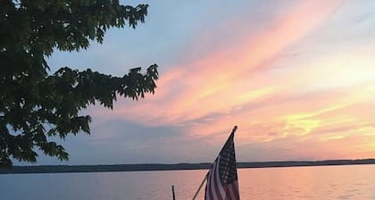 2 bedroom 1.5 bath - cottage in welcoming Aurora on Cayuga Lake!