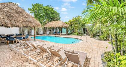 Walk to Beach / Secluded Retreat / Heated Pool / Lost Shaker by the Sea