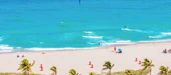 Walk to Beach / Secluded Retreat / Heated Pool / Lost Shaker by the Sea