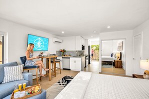 Een strijkplank/strijkijzer, gratis wifi, beddengoed