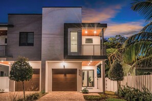 Exterior - Townhouse / Heated Pool / Centrally Located / Malibu Key Two (Fort Lauderdale)