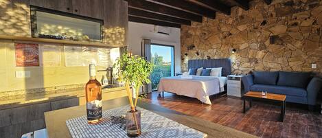 المنشأة من الداخل