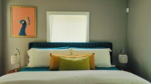 Iron/ironing board, WiFi, bed sheets - Sunny San Dario:Family & Pet Friendly (San Antonio)