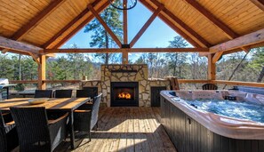 Outdoor dining - Makin' Memories Cabin | Hot Tub, Views, Loft, Fire Pit & Game Area + FREE  Tickets (Sevierville)