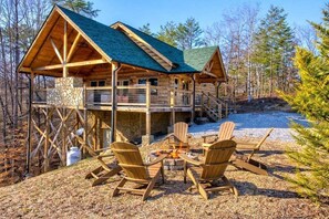 Property grounds - Makin' Memories Cabin | Hot Tub, Views, Loft, Fire Pit & Game Area + FREE  Tickets (Sevierville)