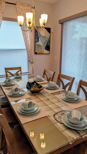 Dining - 1120-Spacious 4BR All Suites - 20 min to Disney (Kissimmee)