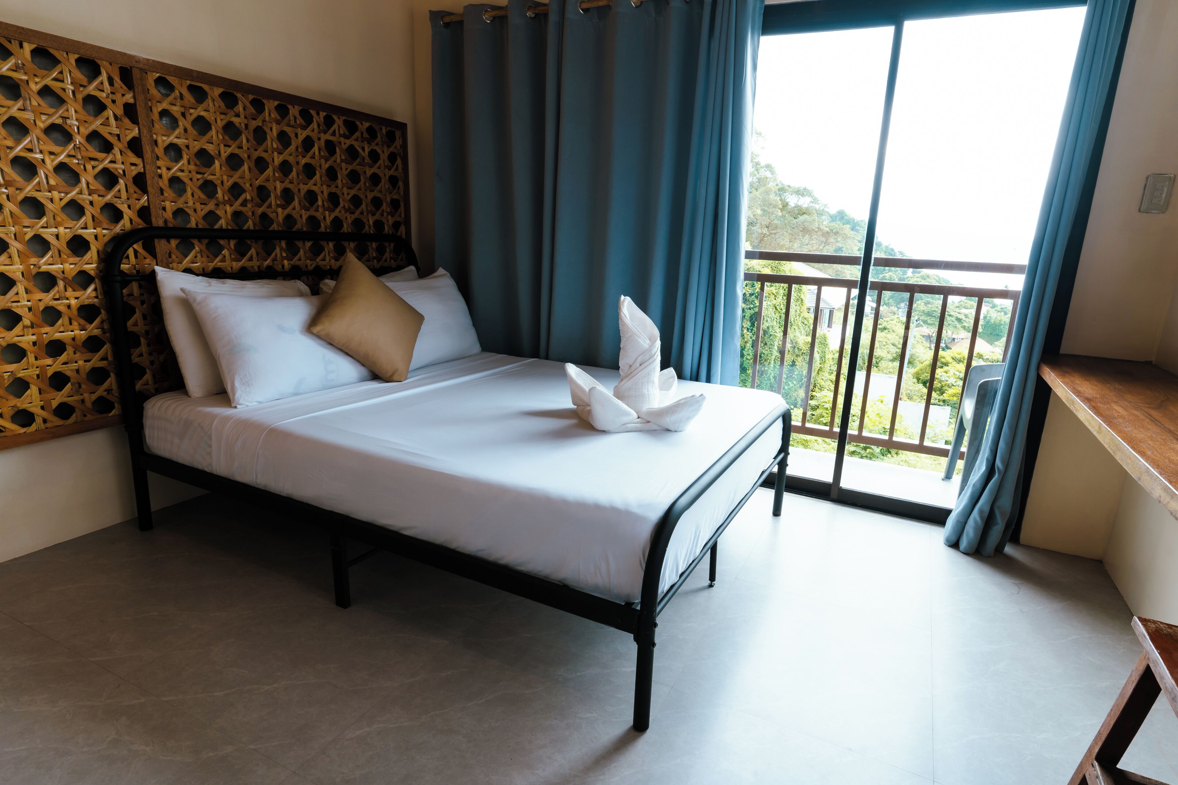 Deluxe-Doppel- oder -Zweibettzimmer, Balkon, eingeschränkter Meerblick