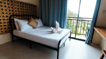 Deluxe-Doppel- oder -Zweibettzimmer, Balkon, eingeschränkter Meerblick