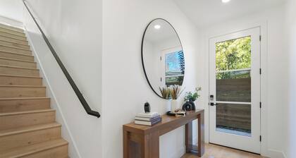 Cozy Midtown Retreat 2BR/2BA PRIVATE GARAGE
