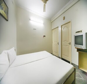 Room - La Palace (Guduvancheri)