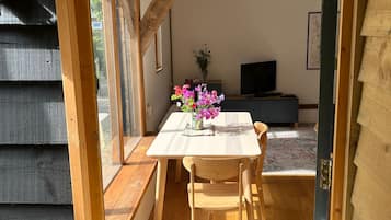 Studio, nhiều phòng ngủ | Khu ăn uống