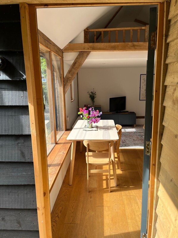 Studio, meerdere slaapkamers | Dineren