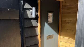 Studio, beberapa kamar | Pintu masuk properti