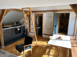 Studio, beberapa kamar | Tempat makan