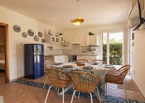 Dining - Modern villa with air conditioning and garden, near Marina di Campo. (Marina di Campo)