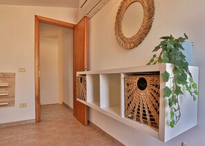 Interior - Modern villa with air conditioning and garden, near Marina di Campo. (Marina di Campo)