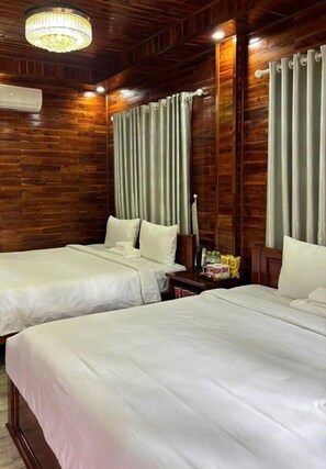 Phòng đôi cơ bản | Minibar, trang bị nội thất với thiết kế riêng biệt, bàn, bộ trải giường 
