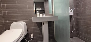 Deluxe Twin Room | Bathroom - ARKBULEHOTEL (Busan)