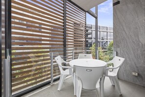 Balcony - Waterfront Apartment With Stunning Bay Views (Geelong)