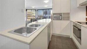 Private kitchen - River & fireworks visible from the balcony! (Brisbane)