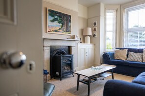 Living area - Anchor Point - a two bedroom, two bathroom cottage close to Fisherman's Bank, Mudeford (Christchurch)