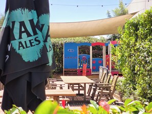 Outdoor dining - Cessnock Hotel Hunter Valley (Cessnock)
