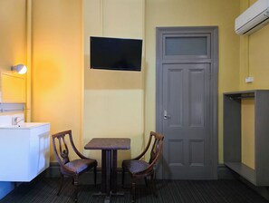 Triple Room | Dining - Cessnock Hotel Hunter Valley (Cessnock)