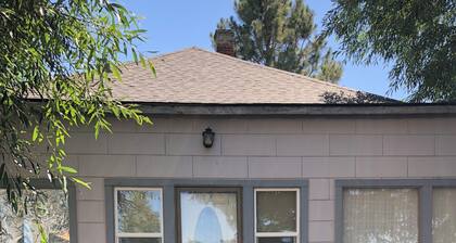 Delightful 3-bedroom farmhouse in peaceful Jordan Valley