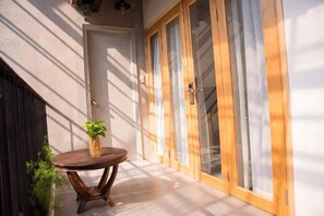 เบสิกสตูดิโอ, วิวเมือง | การตกแต่งภายนอก