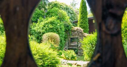 Old Orchards Lodge - Woodland Retreat at the edge of Cartmel