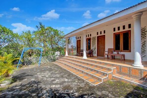 Terrace/patio - Hotel O near Parangtritis Beach formerly (Parangtritis)