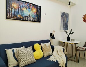 Living area - Makati City Central Stay Apartments (Makati)