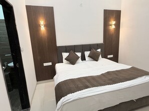 Double or Twin Room - Kiwi Inn Hotel Palda (Indore)