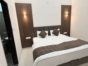 Family Room - Kiwi Inn Hotel Palda (Indore)