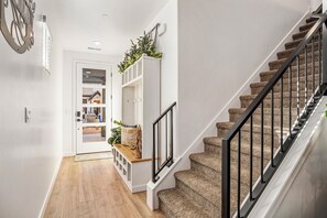 Interior - Skyline 1713, Game Room, Private Spa, and More! (Washington)