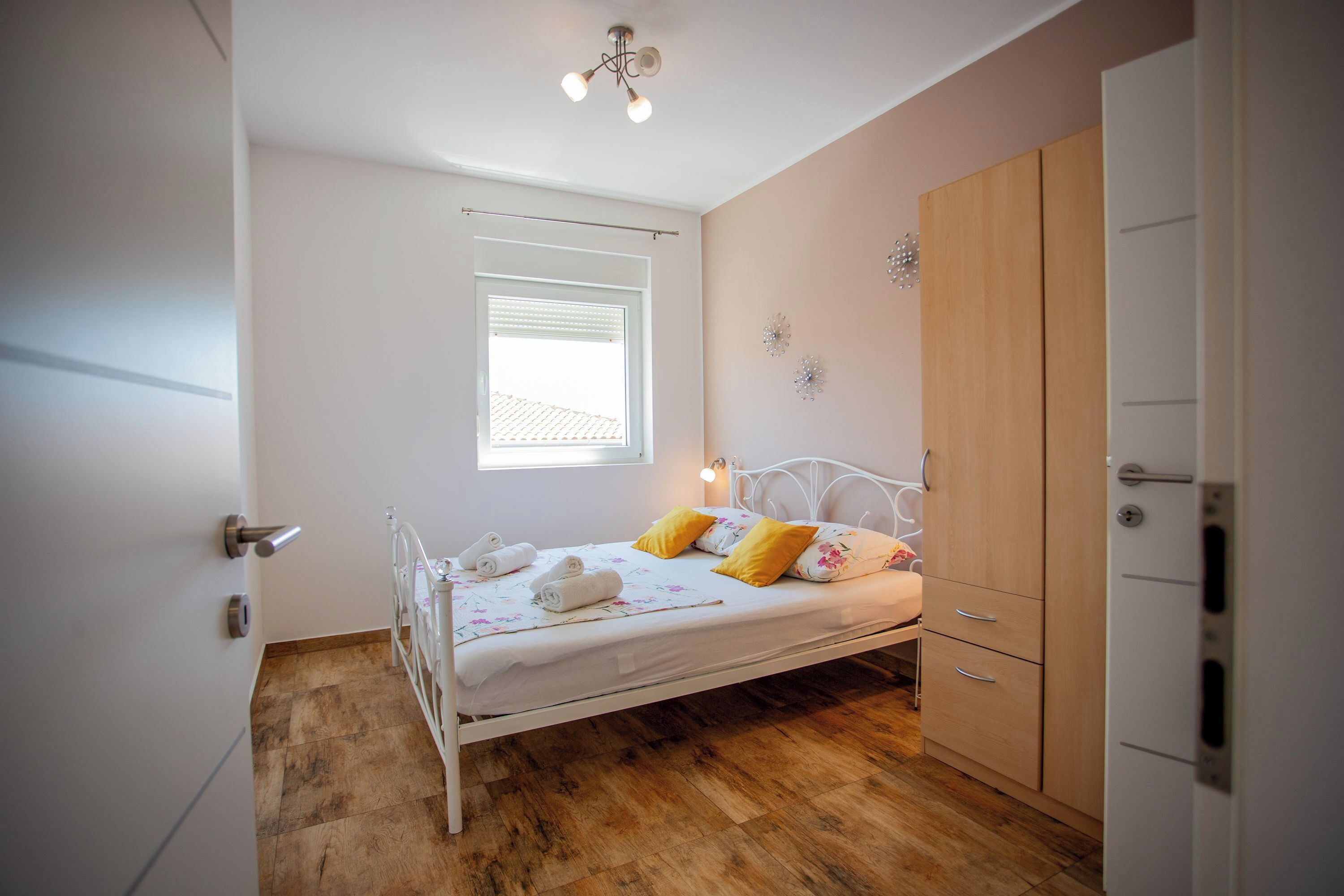 2 bedrooms
