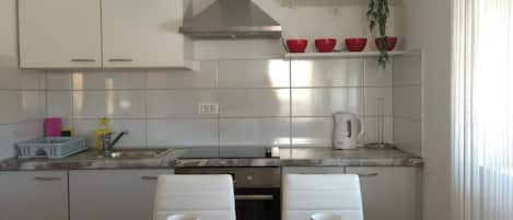 Standard Apartment, Multiple Bedrooms (Sun And Fun) | Private kitchen