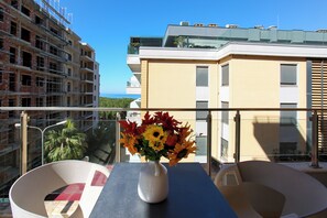 Family Apartment, Multiple Bedrooms, Mountainside (203 B, One Bedroom Apartment) | Outdoor dining - 203 B, One Bedroom Apartment (Vlorë)
