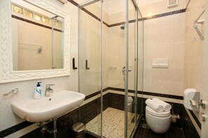 Family Apartment, Multiple Bedrooms, Mountainside (203 B, One Bedroom Apartment) | Bathroom - 203 B, One Bedroom Apartment (Vlorë)