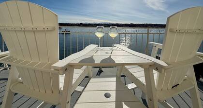 Lakeside Paradise - Hot Tub, Dock, 5bdrm, Firepit