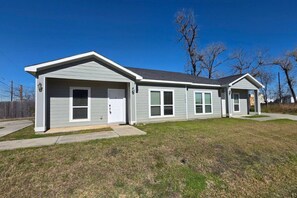 Exterior - Modern Houston extended stay near downtown medical center dining nightlife and major attractions (Houston)