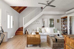TV, fireplace, offices - 'Meadow Mist' - Private Garden Estate Near Berry (Far Meadow)