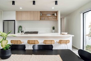 Private kitchen - Super-Styled, Light-Filled Eco Home (Torquay)