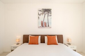 5 habitaciones, tabla de planchar con plancha, internet y ropa de cama 