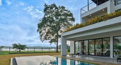 Lakeside Retreat Eco Luxury Villa