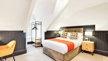 Dobbeltrom – comfort | Skrivebord, skrivebord for bærbar PC og strykejern/-brett