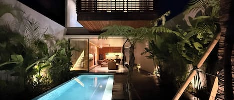 Outdoor pool, pool loungers