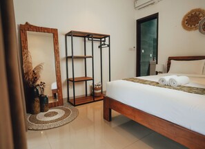 Biệt thự, quang cảnh hồ bơi